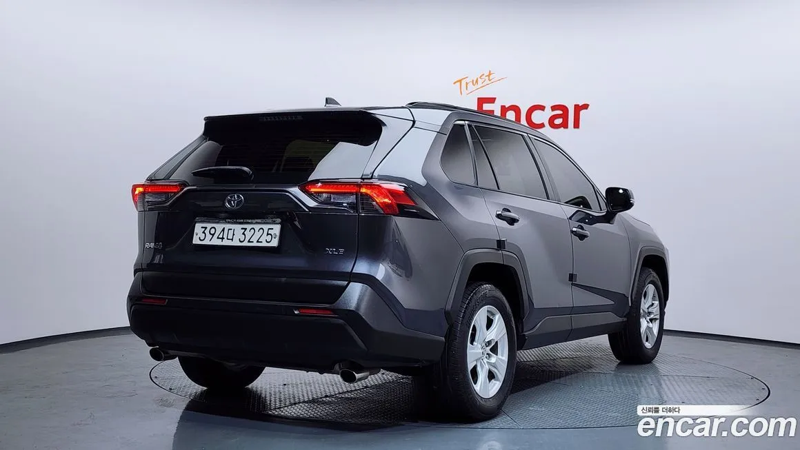 Toyota RAV4 2021 из KR, фото 2