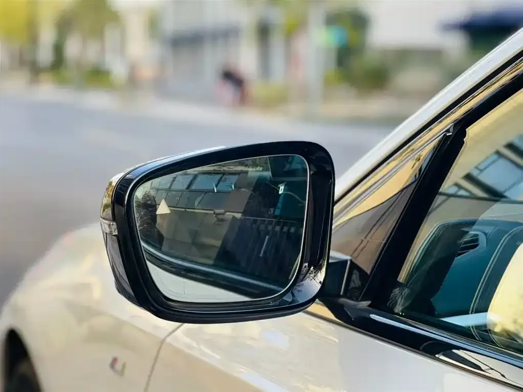 BMW 3 Series 2024 из CN, фото 10