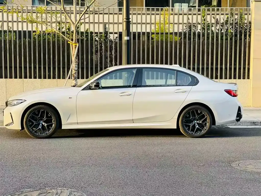 BMW 3 Series 2024 из CN, фото 2