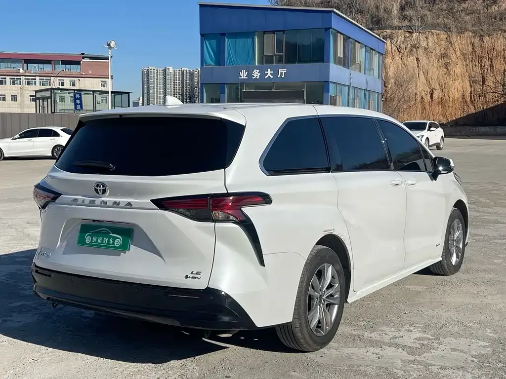 Toyota Sienna 2024 из CN, фото 10