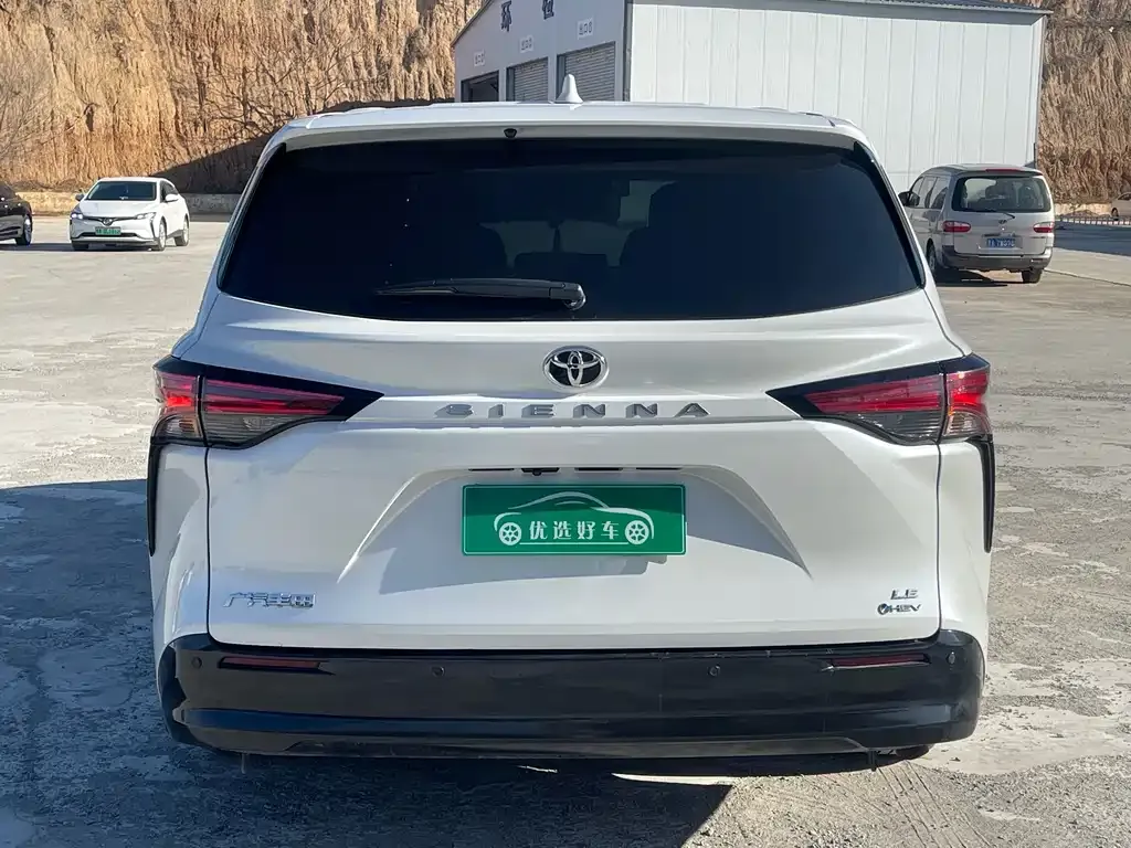 Toyota Sienna 2024 из CN, фото 9