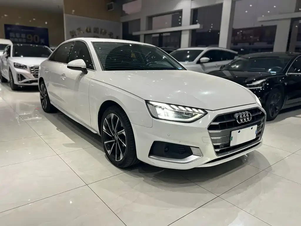 Audi A4L 2022 из CN, фото 3