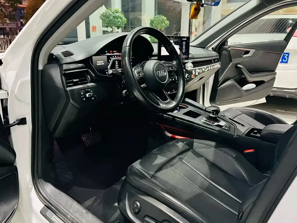 Audi A4L 2022 из CN, фото 4