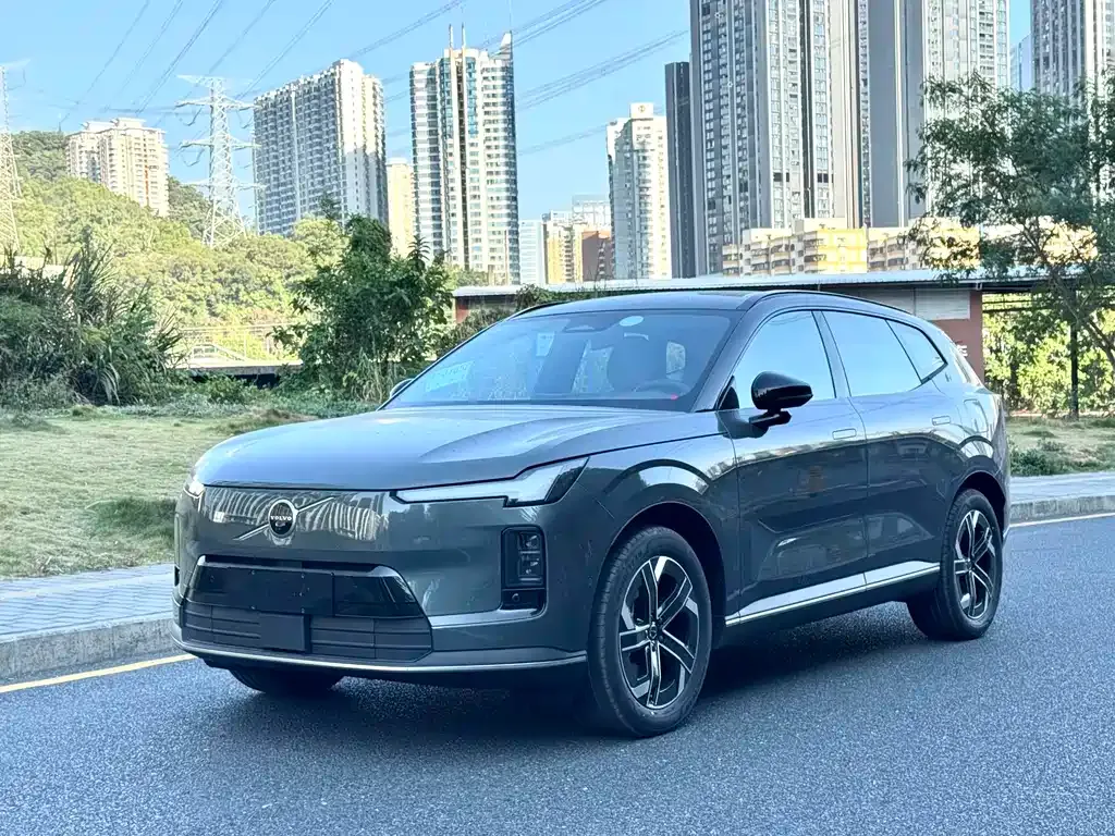 Volvo XC70 Plug-in Hybrid 2025 из CN, фото 1