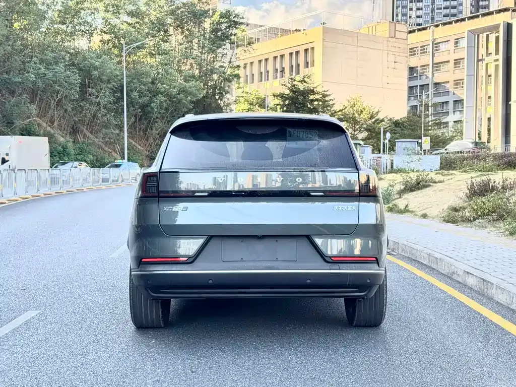 Volvo XC70 Plug-in Hybrid 2025 из CN, фото 6
