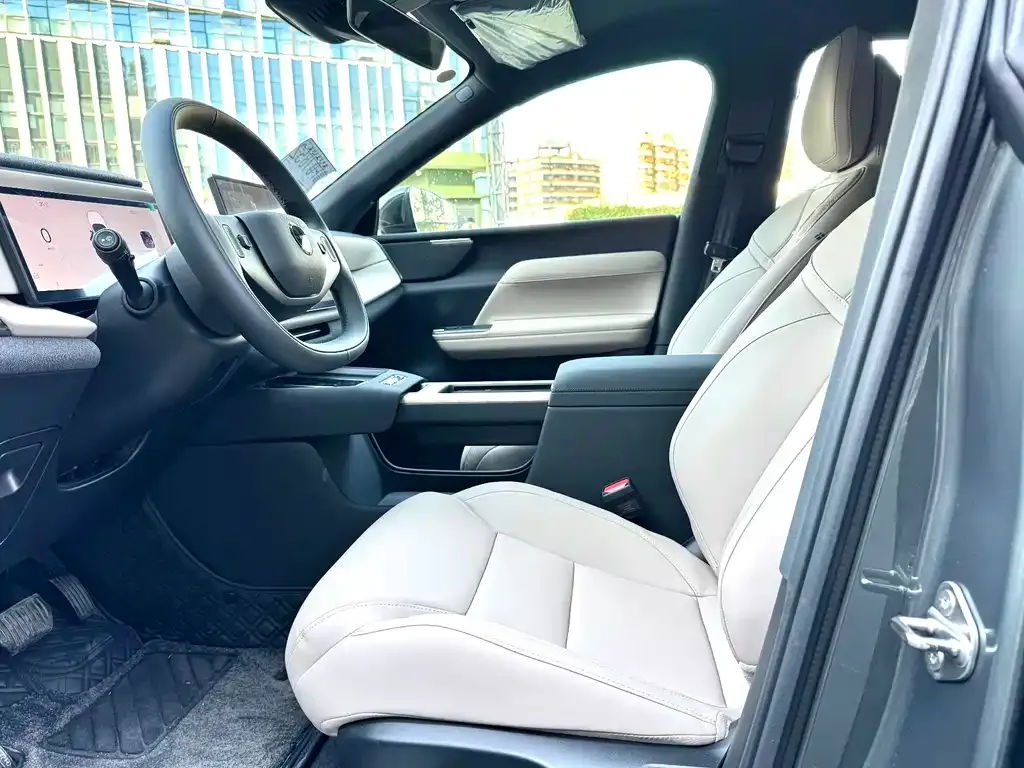 Volvo XC70 Plug-in Hybrid 2025 из CN, фото 8