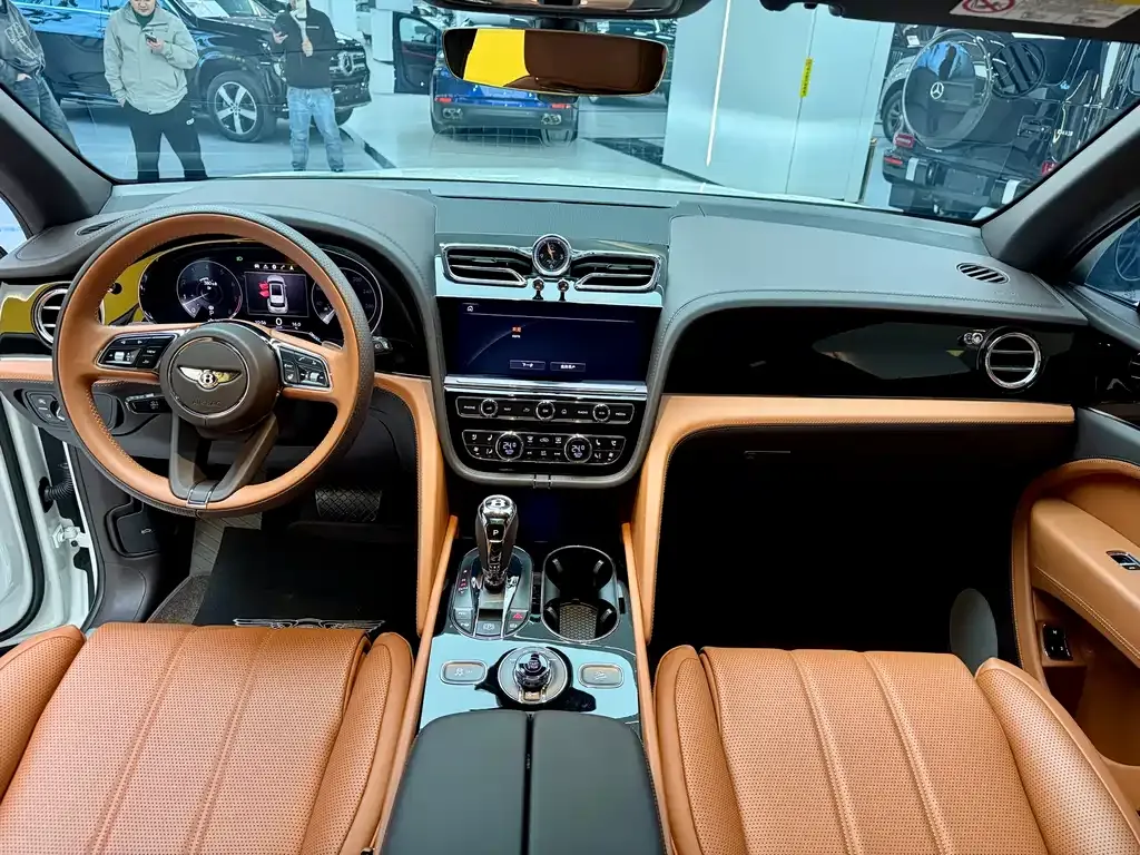 Bentley Bentayga 2024 из CN, фото 6