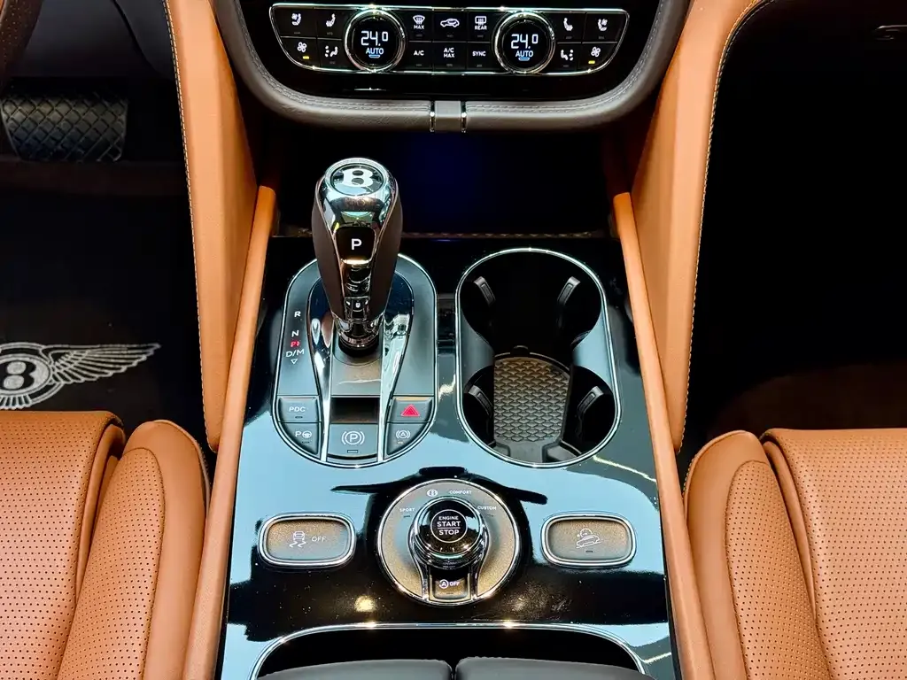 Bentley Bentayga 2024 из CN, фото 7