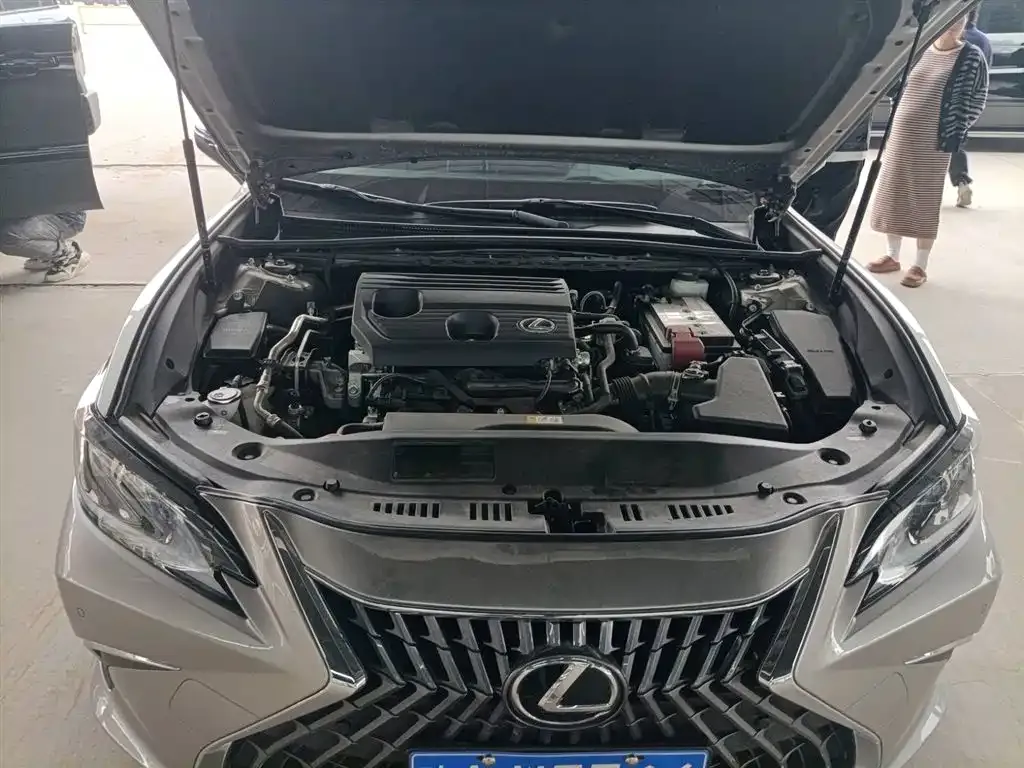 Lexus ES 2025 из CN, фото 3