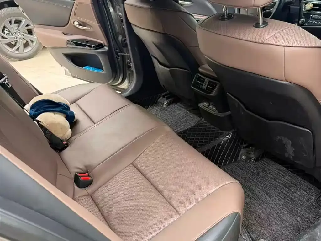 Lexus ES 2025 из CN, фото 7