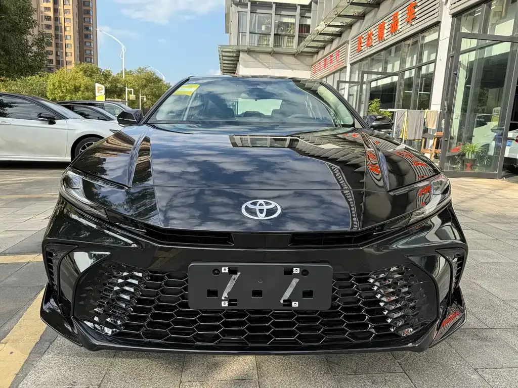 Toyota Camry 2025 из CN, фото 2