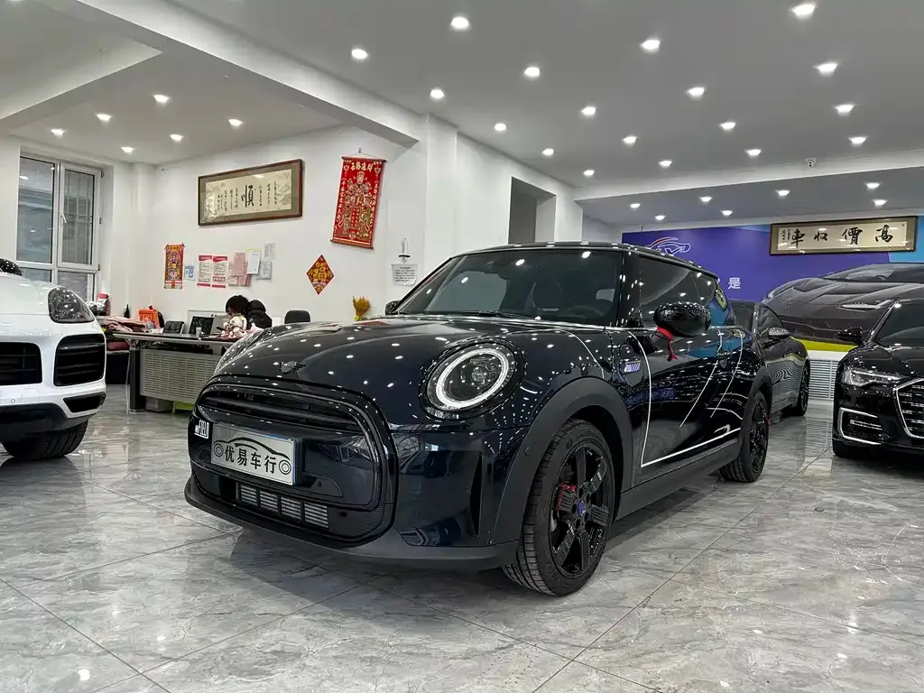 MINI Cooper (3-door) 2024 из CN, фото 1