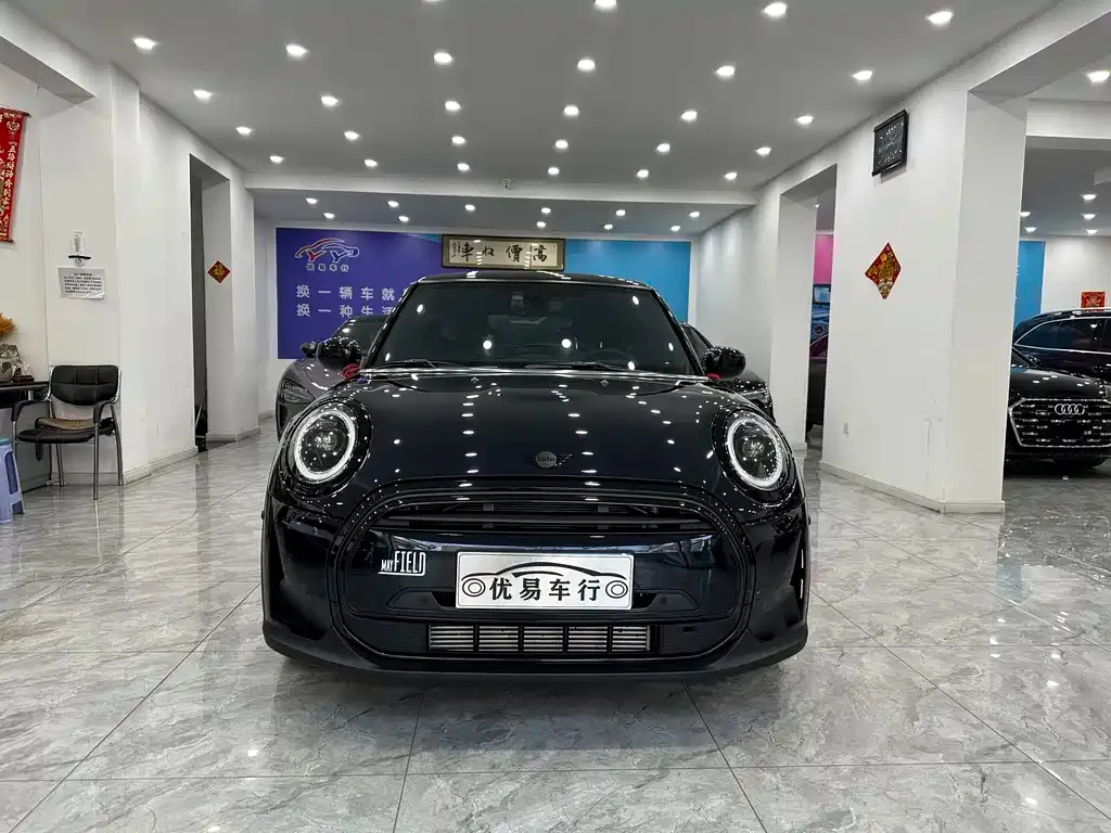 MINI Cooper (3-door) 2024 из CN, фото 2