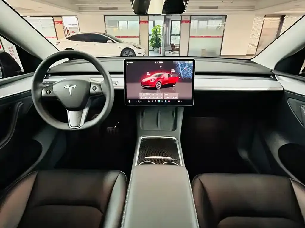 Tesla Model Y — фото 9