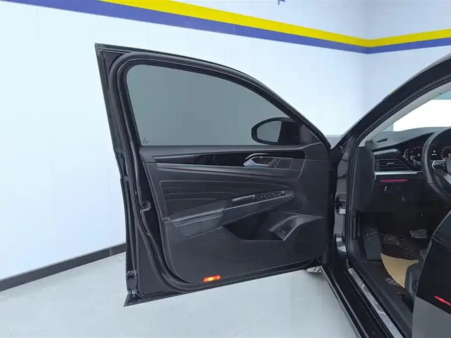 Volkswagen Passat 2023 из CN, фото 7