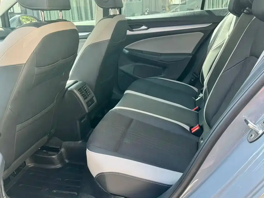 Volkswagen Golf 2022 из CN, фото 9