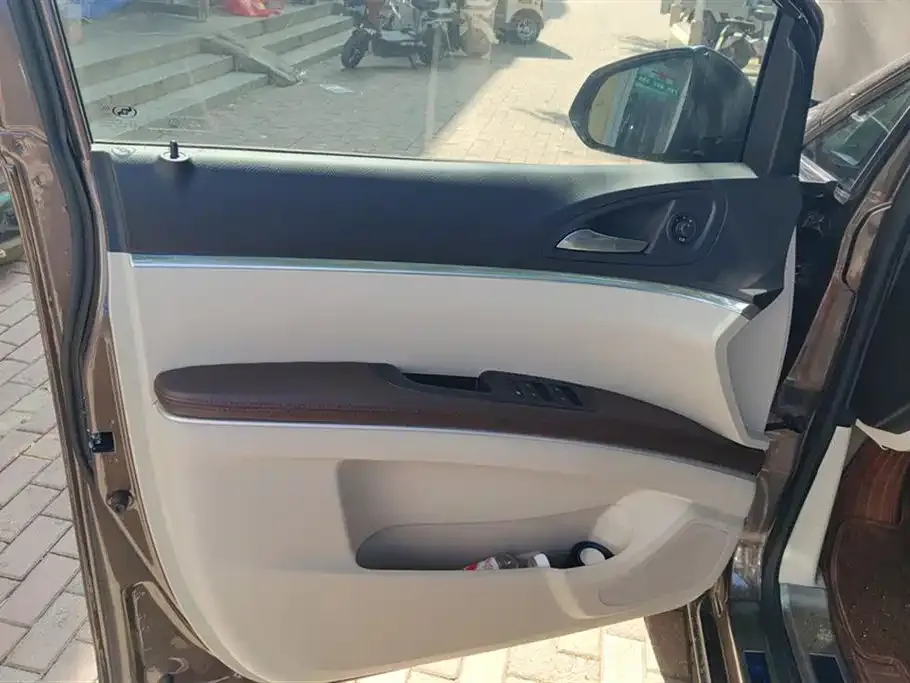 Buick GL8 2021 из CN, фото 7