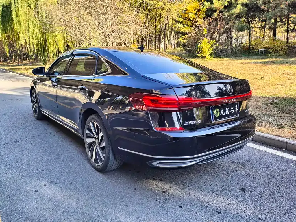 Volkswagen Passat — фото 5