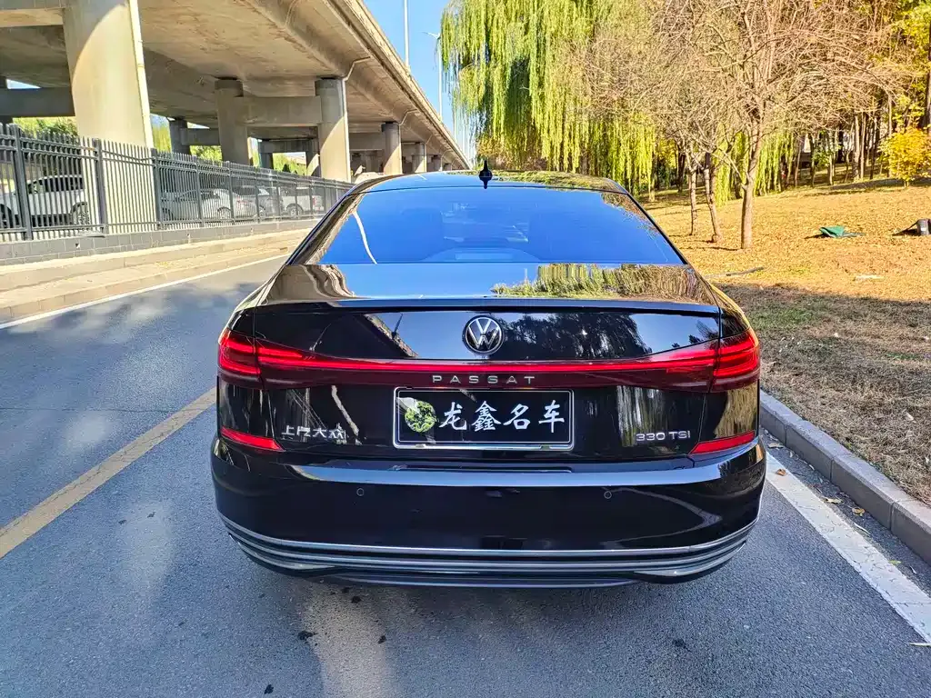 Volkswagen Passat — фото 6