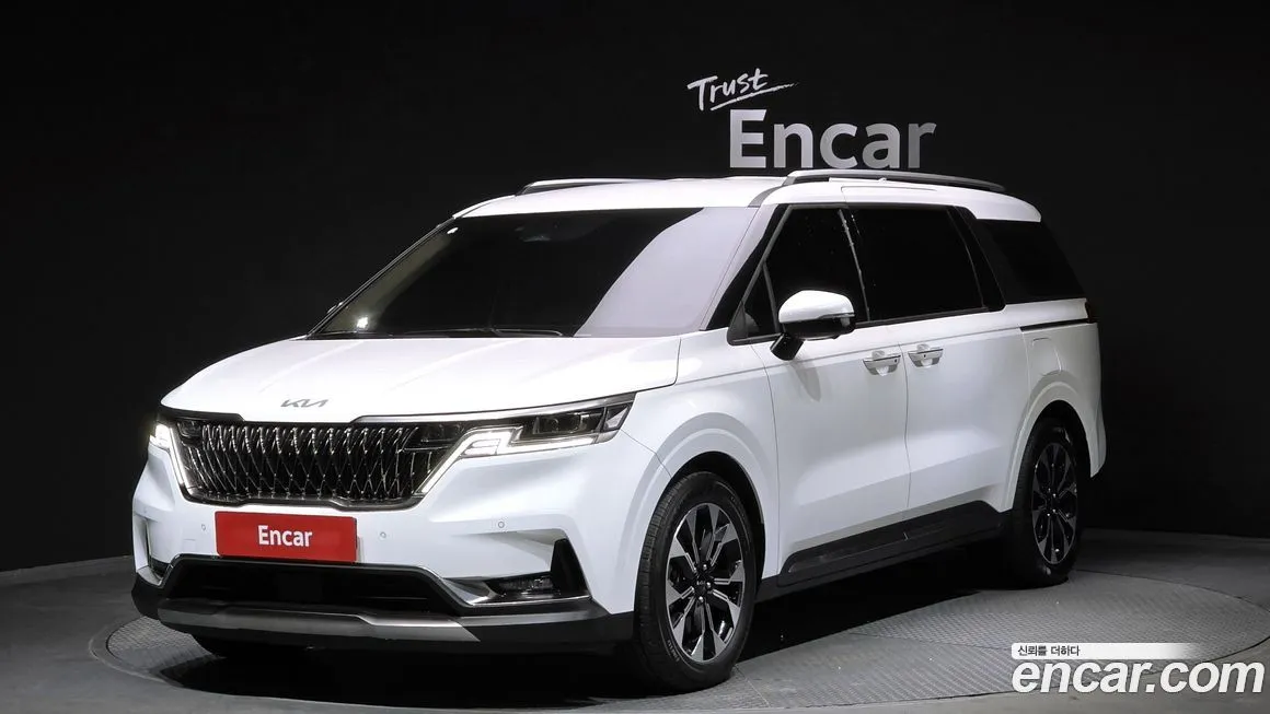 Kia Carnival — фото 1