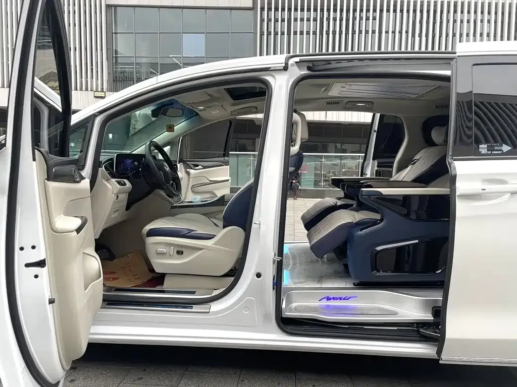 Buick GL8 2024 из CN, фото 8