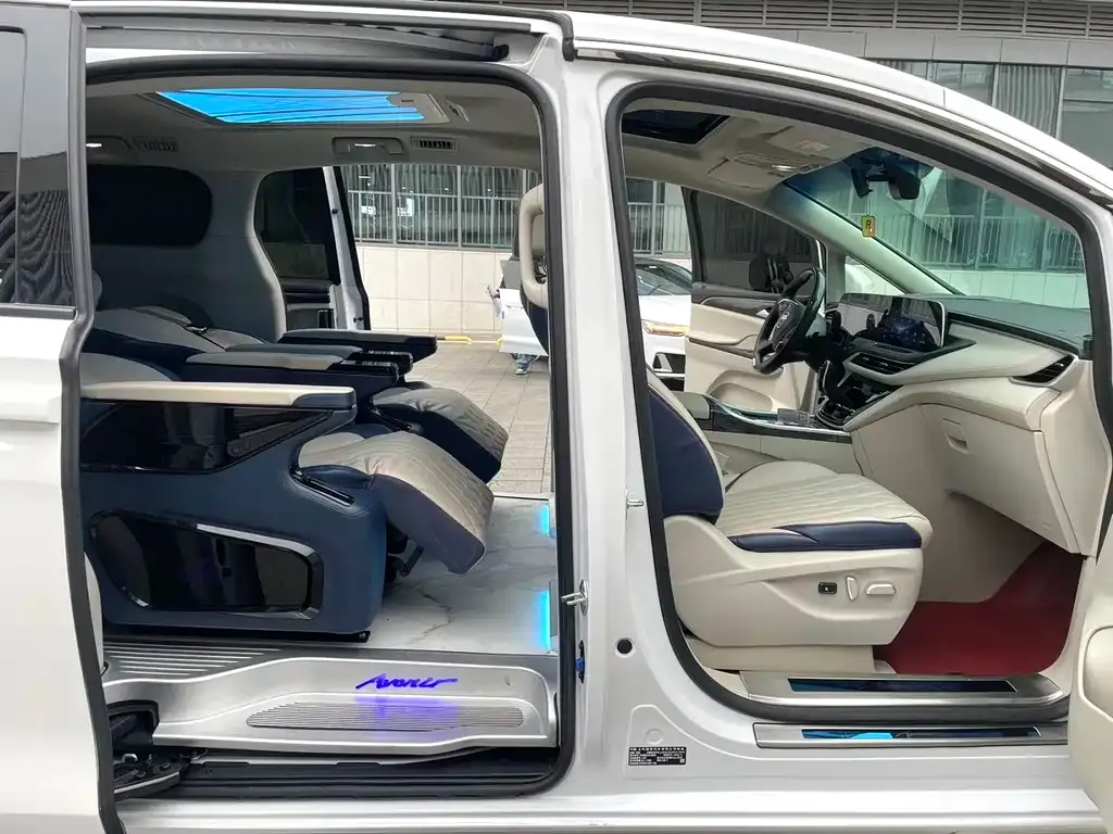 Buick GL8 2024 из CN, фото 9