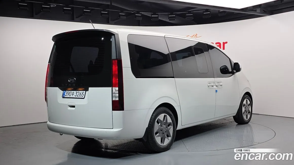 Hyundai Staria 2023 из KR, фото 2
