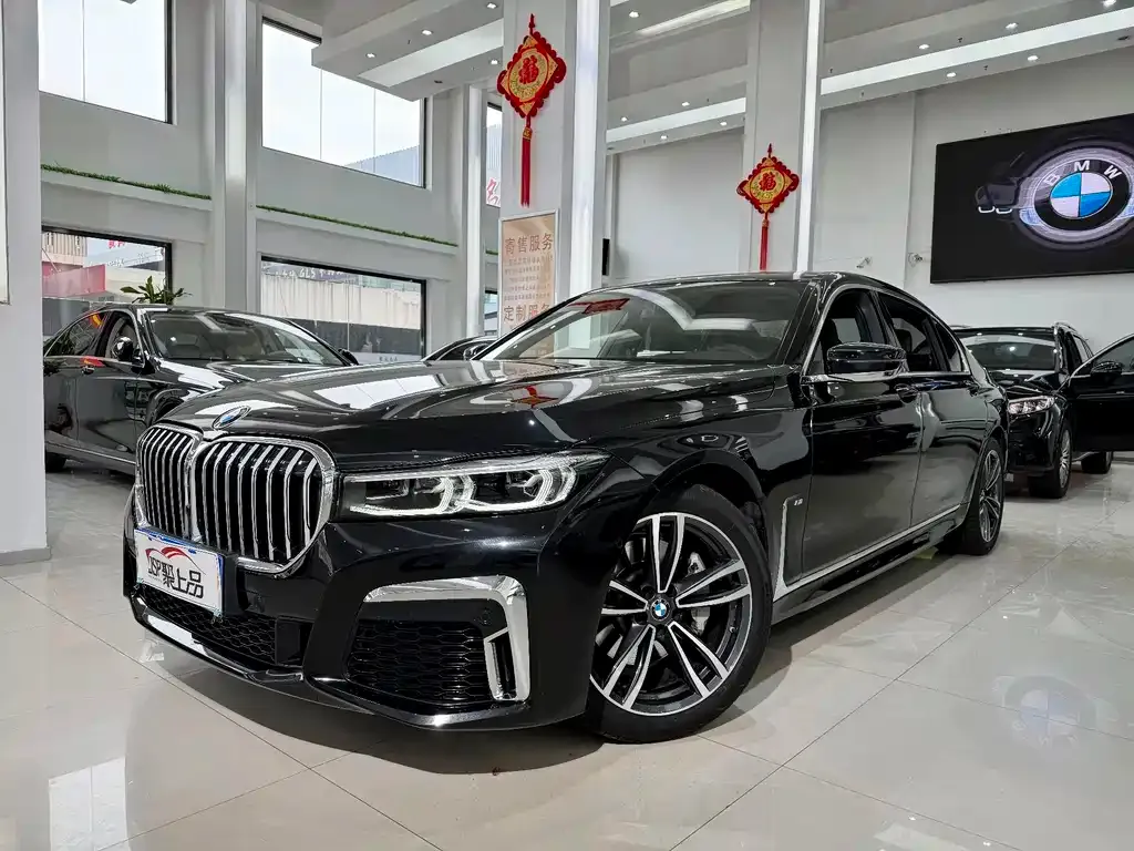 BMW 7 Series — фото 1