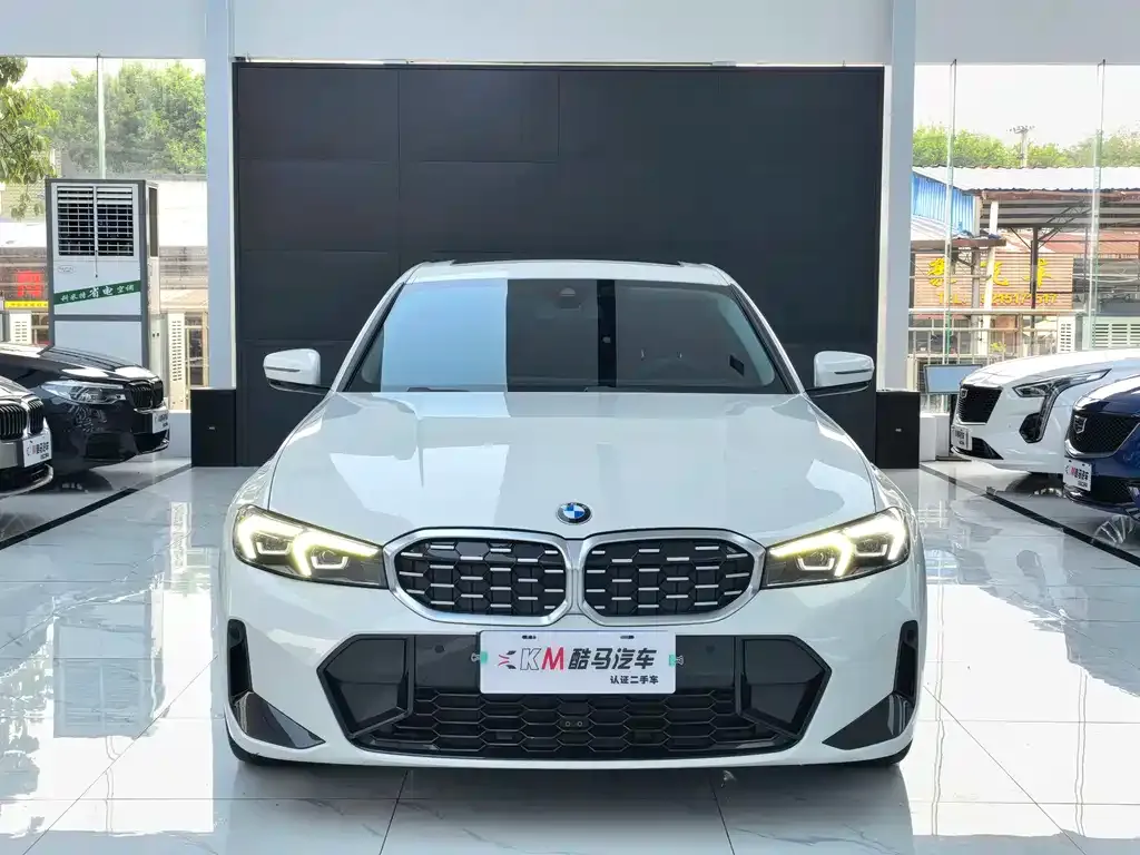 BMW 3 Series 2023 из CN, фото 2