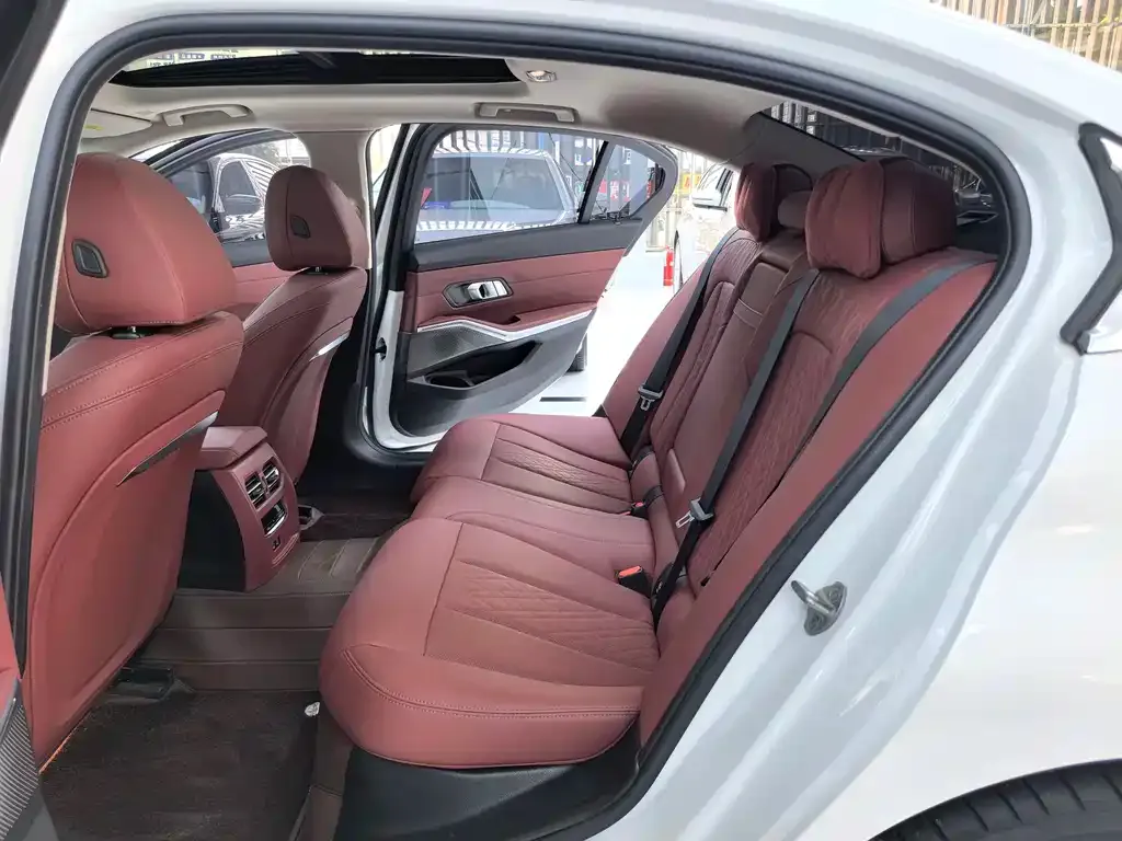 BMW 3 Series 2023 из CN, фото 6
