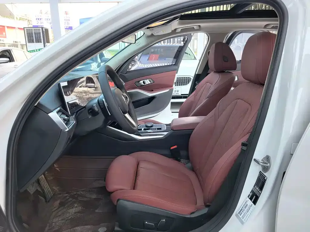 BMW 3 Series 2023 из CN, фото 9