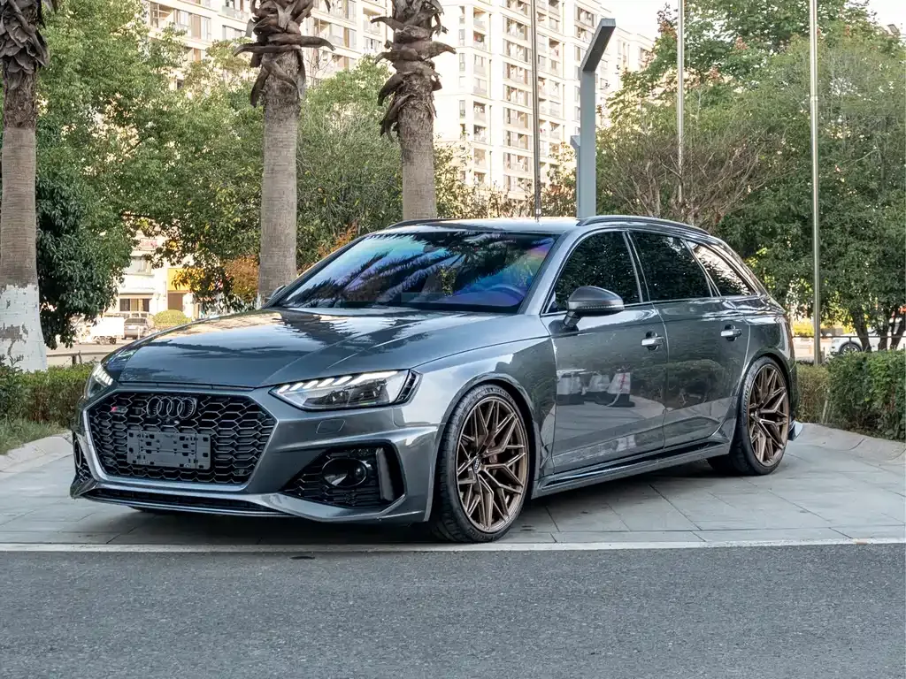 Audi RS 4 2022 из CN, фото 1