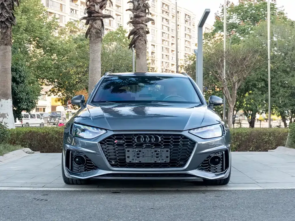 Audi RS 4 2022 из CN, фото 2