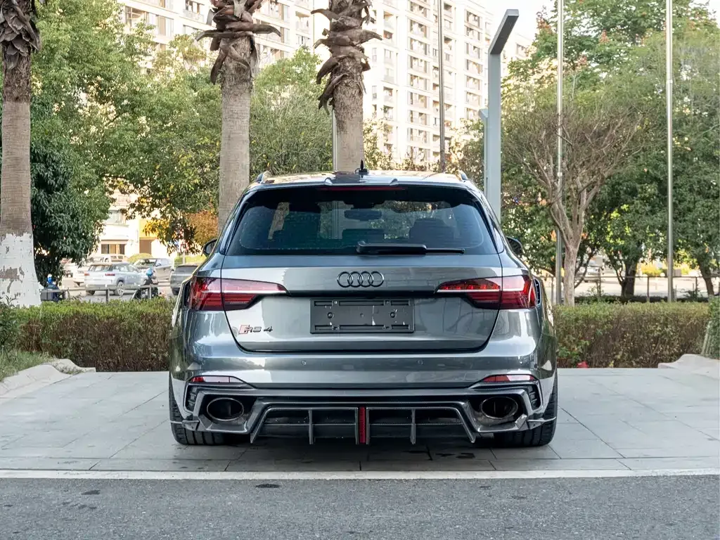Audi RS 4 2022 из CN, фото 5