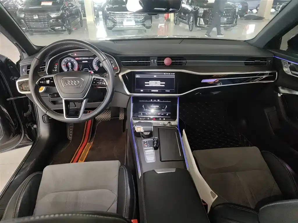 Audi A6L 2023 из CN, фото 10