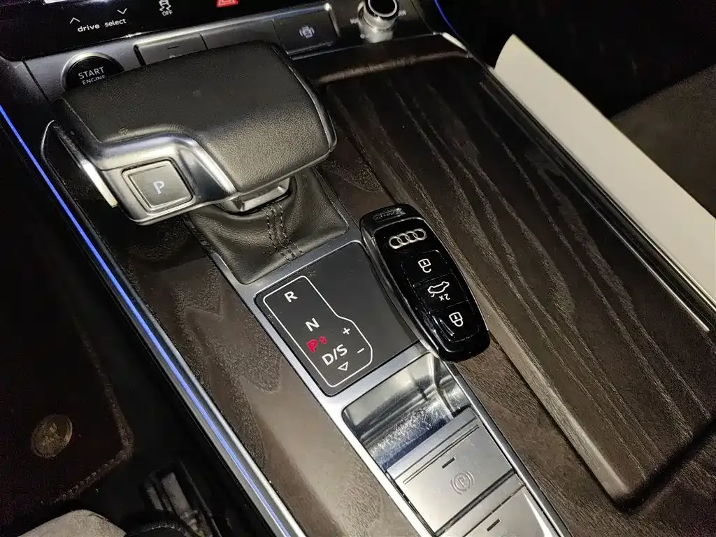 Audi A6L 2023 из CN, фото 9
