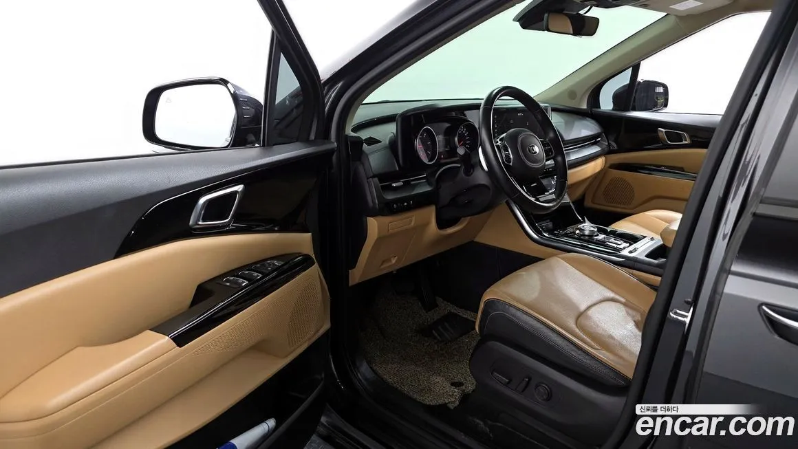 Kia Carnival — фото 10