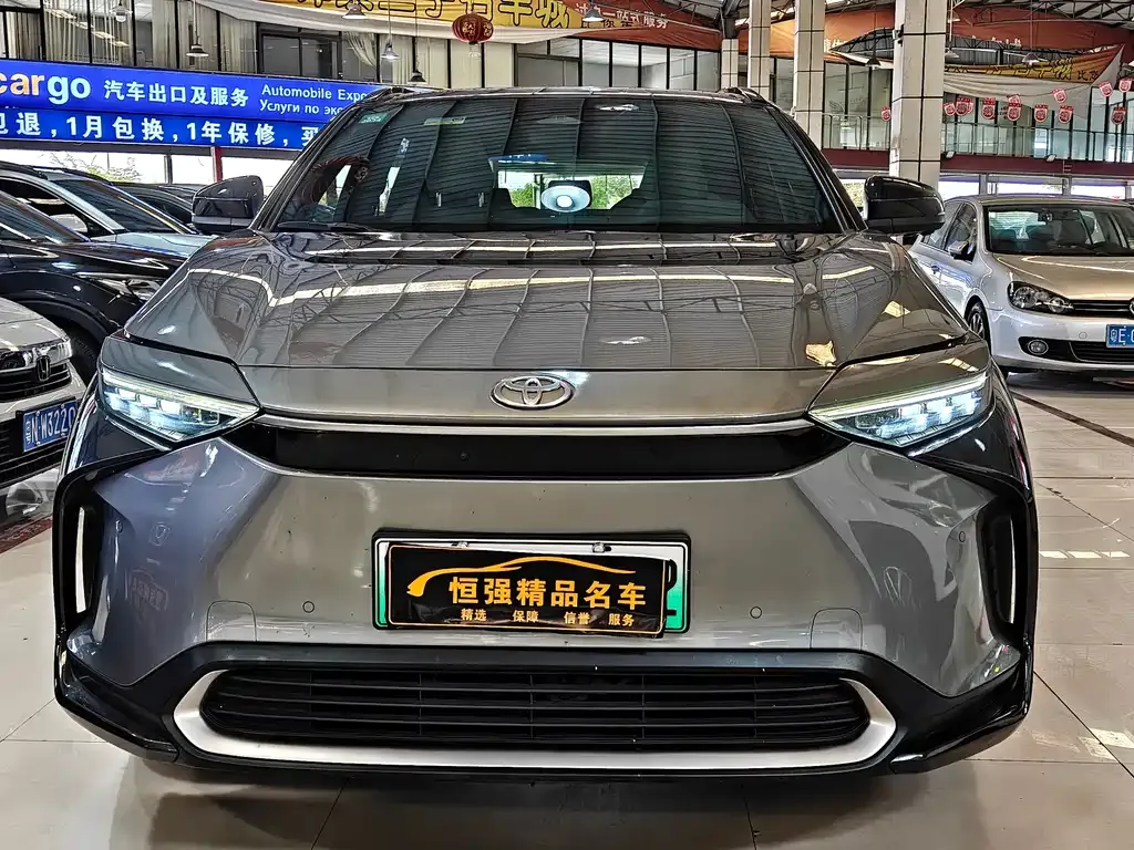Toyota bZ4X 2022 из CN, фото 2