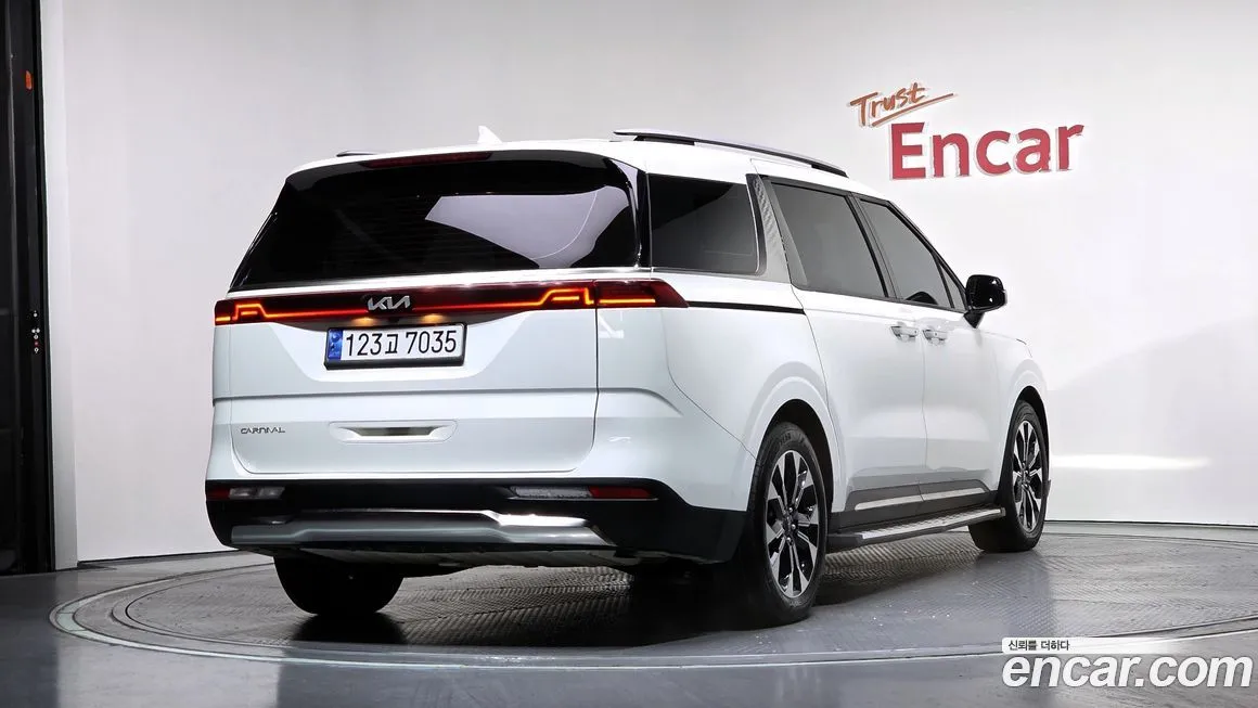 Kia Carnival 2023 из KR, фото 2