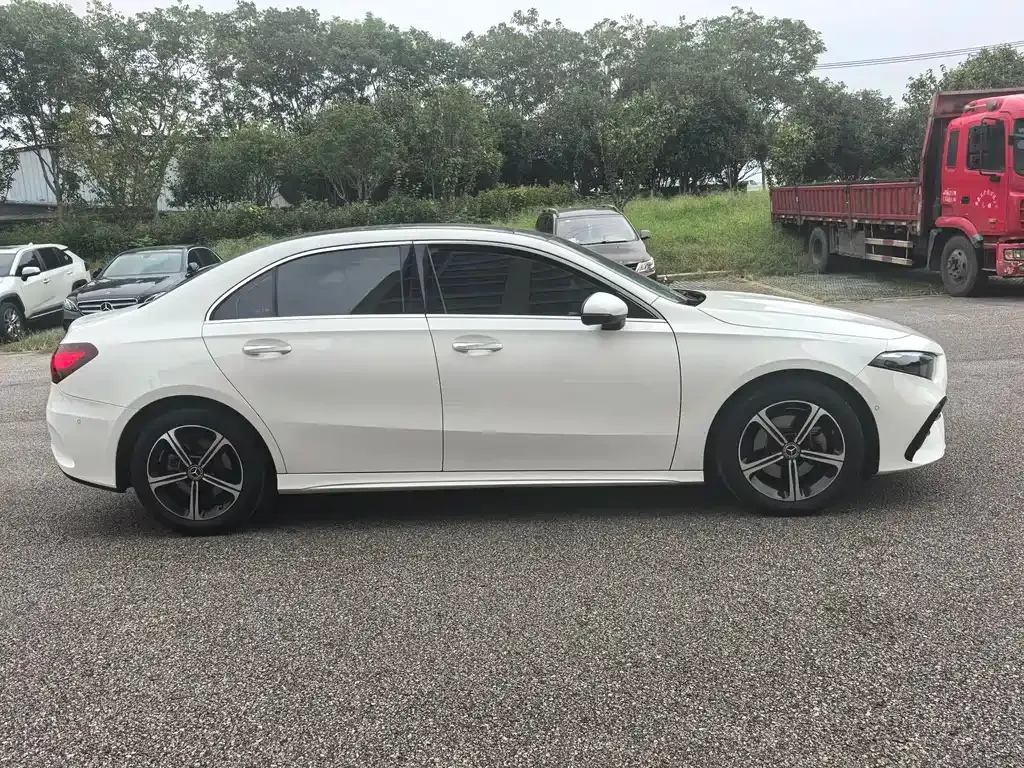 Mercedes-Benz A-Class 2023 из CN, фото 4