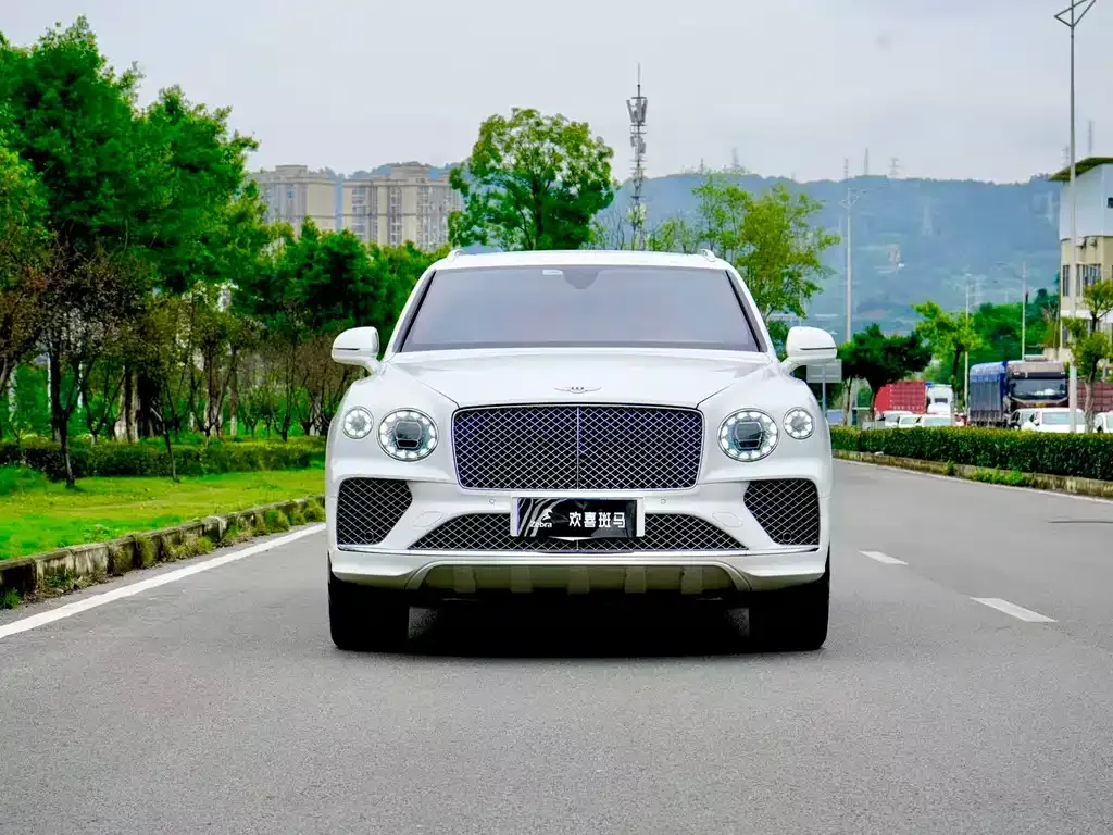 Bentley Bentayga 2021 из CN, фото 2