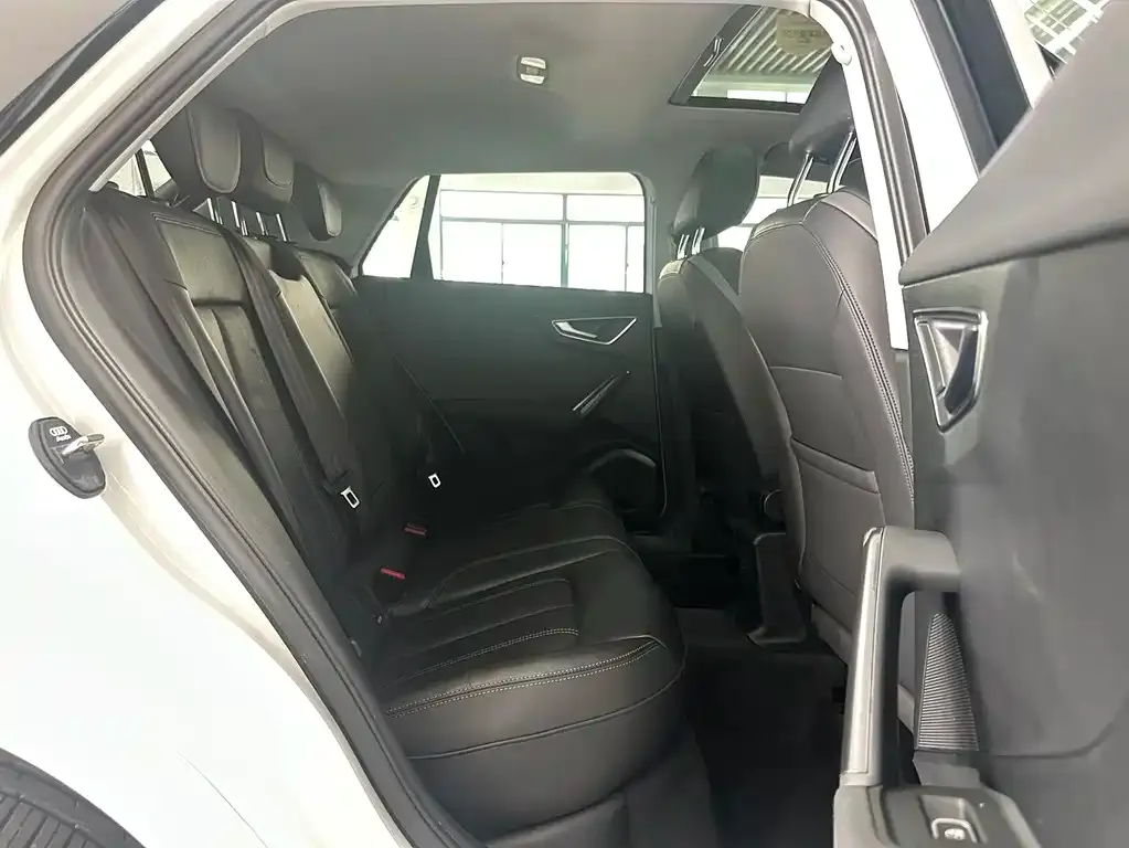 Audi Q2L 2025 из CN, фото 10
