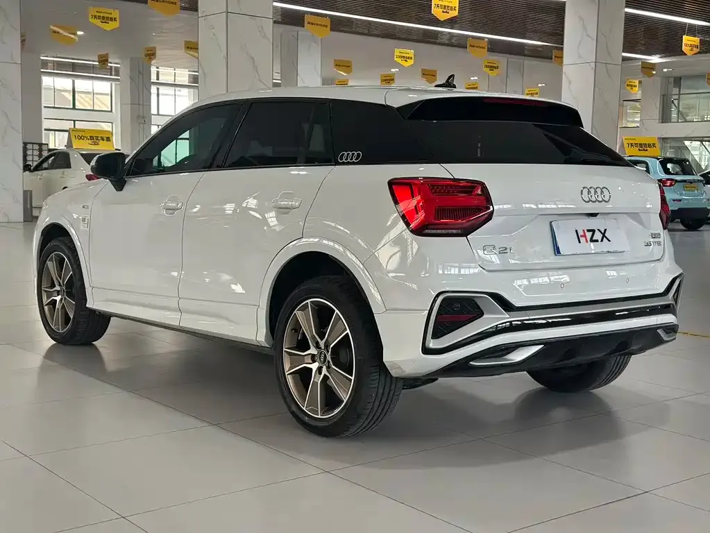 Audi Q2L 2025 из CN, фото 5