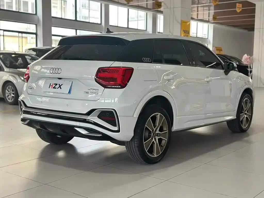Audi Q2L 2025 из CN, фото 7