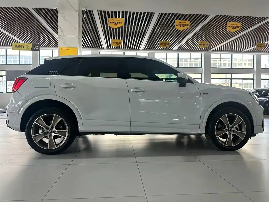 Audi Q2L 2025 из CN, фото 8