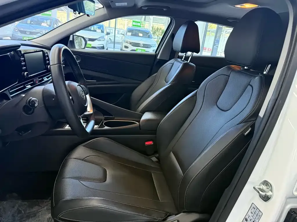 Hyundai Elantra 2023 из CN, фото 9