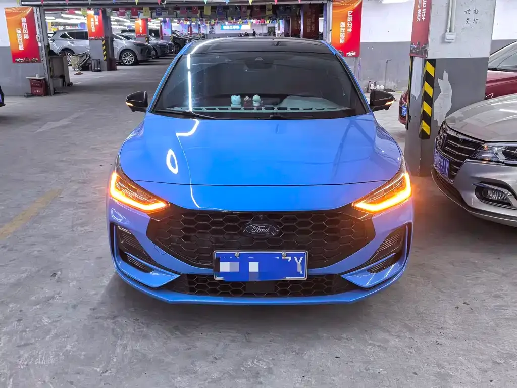 Ford Focus 2022 из CN, фото 2