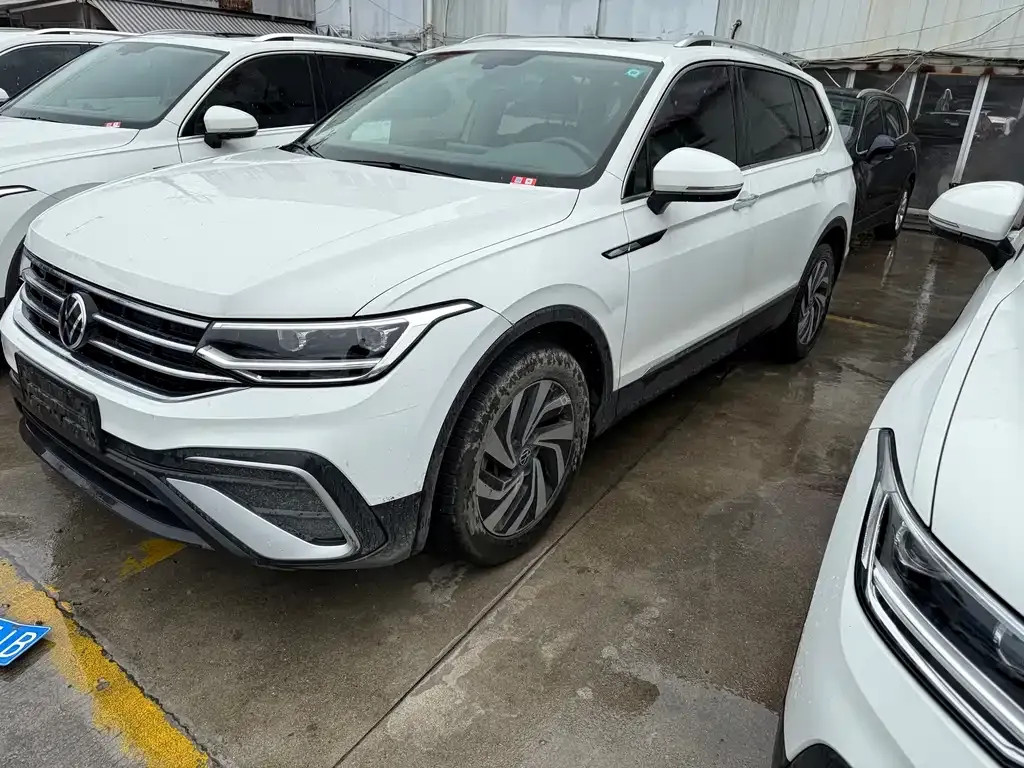 Volkswagen Tiguan L 2023 из CN, фото 1