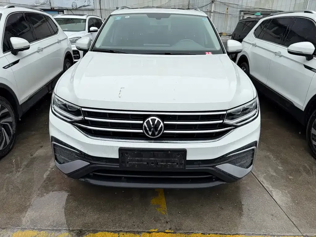 Volkswagen Tiguan L 2023 из CN, фото 2