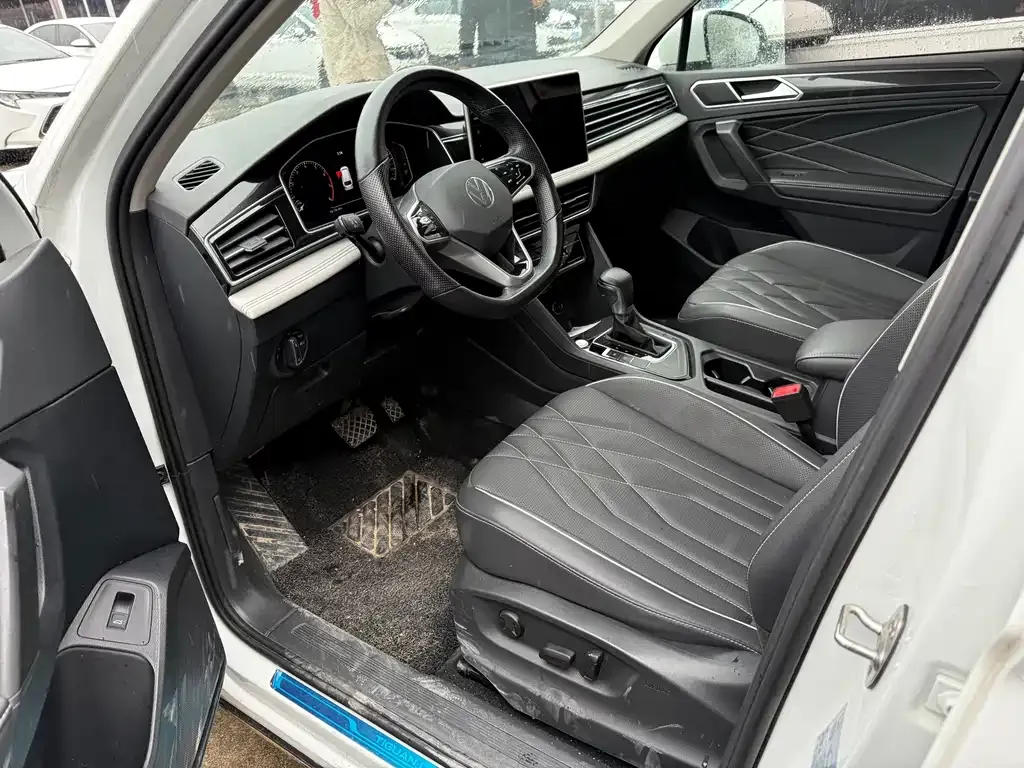 Volkswagen Tiguan L 2023 из CN, фото 4